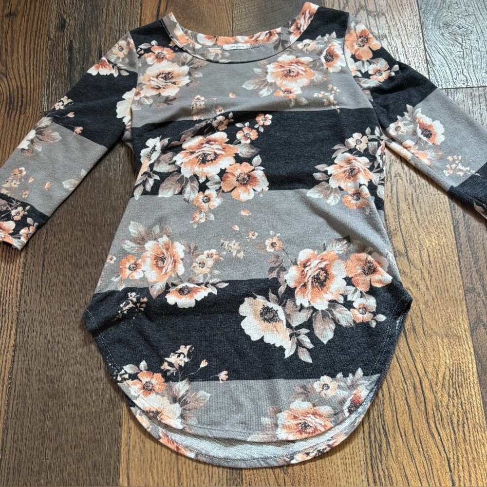 💕3/$30💕 Floral Striped Women's 3/4” Sleeve Top - 12PM by Mon Ami